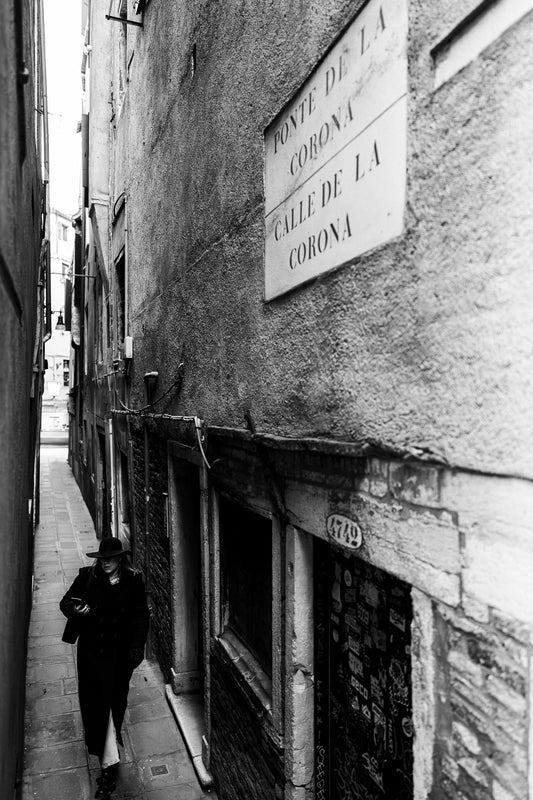Signora in Stradina